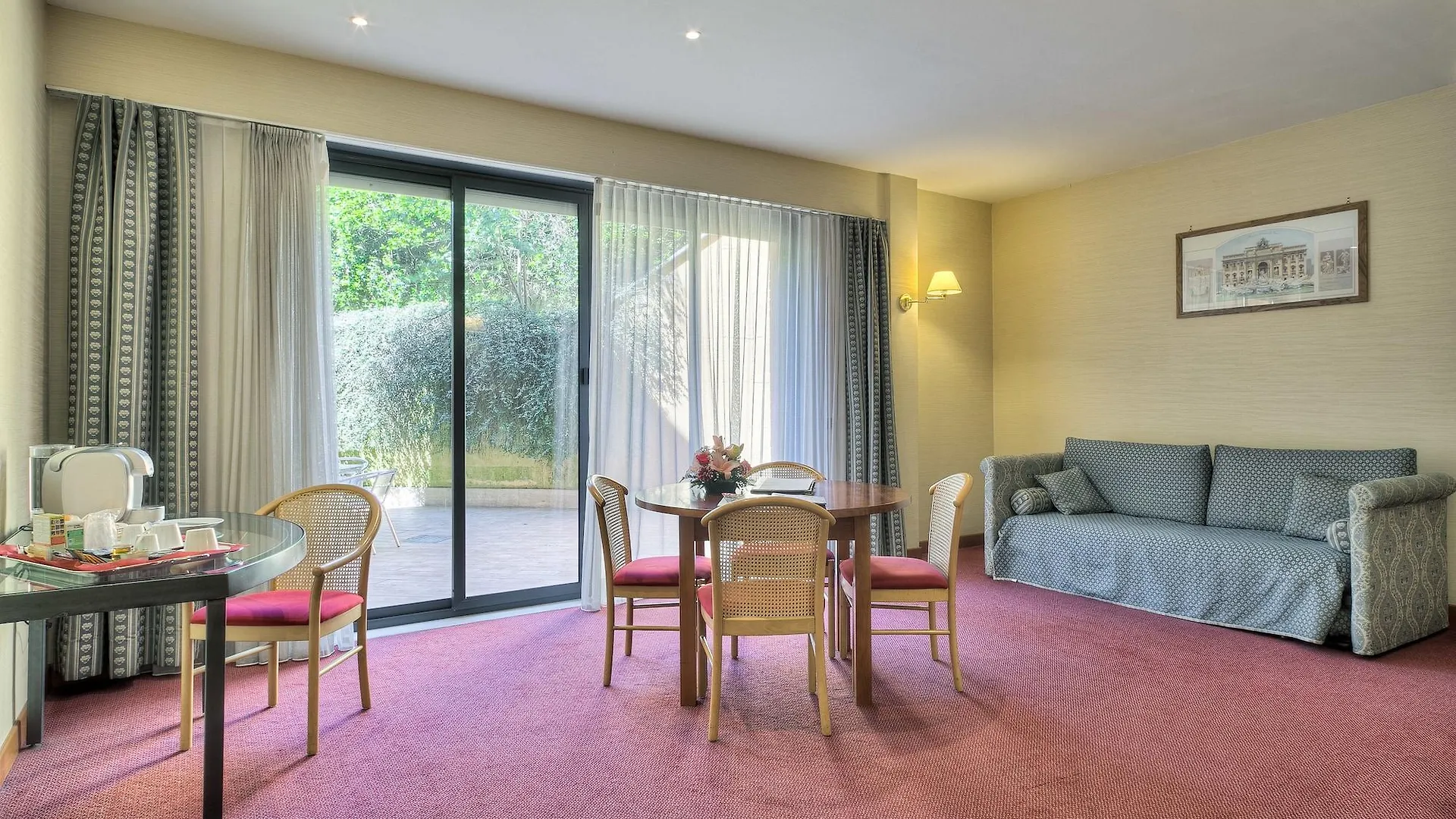 Hotel Petra Roma 4*,