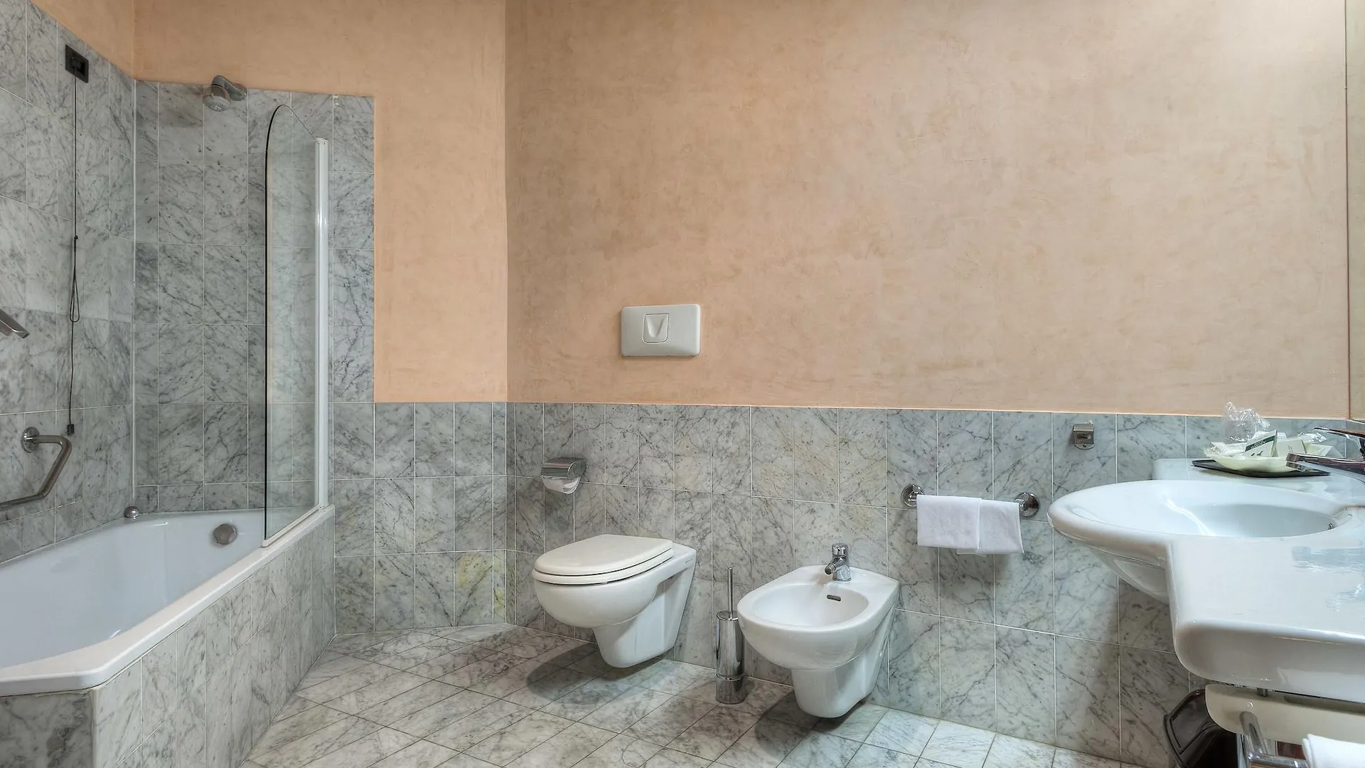 Hotel Petra Roma 4*,  Italia